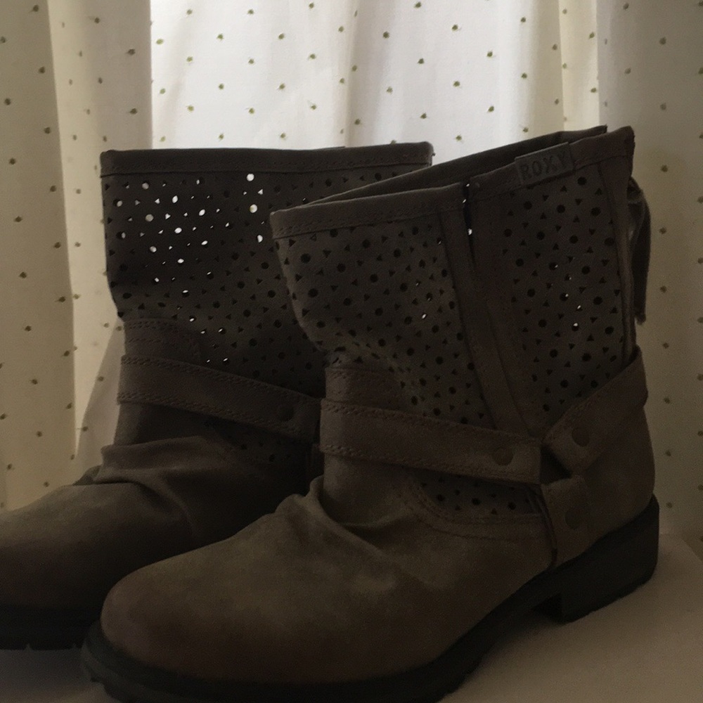 Dark off Tan Roxy Ankle Boots!